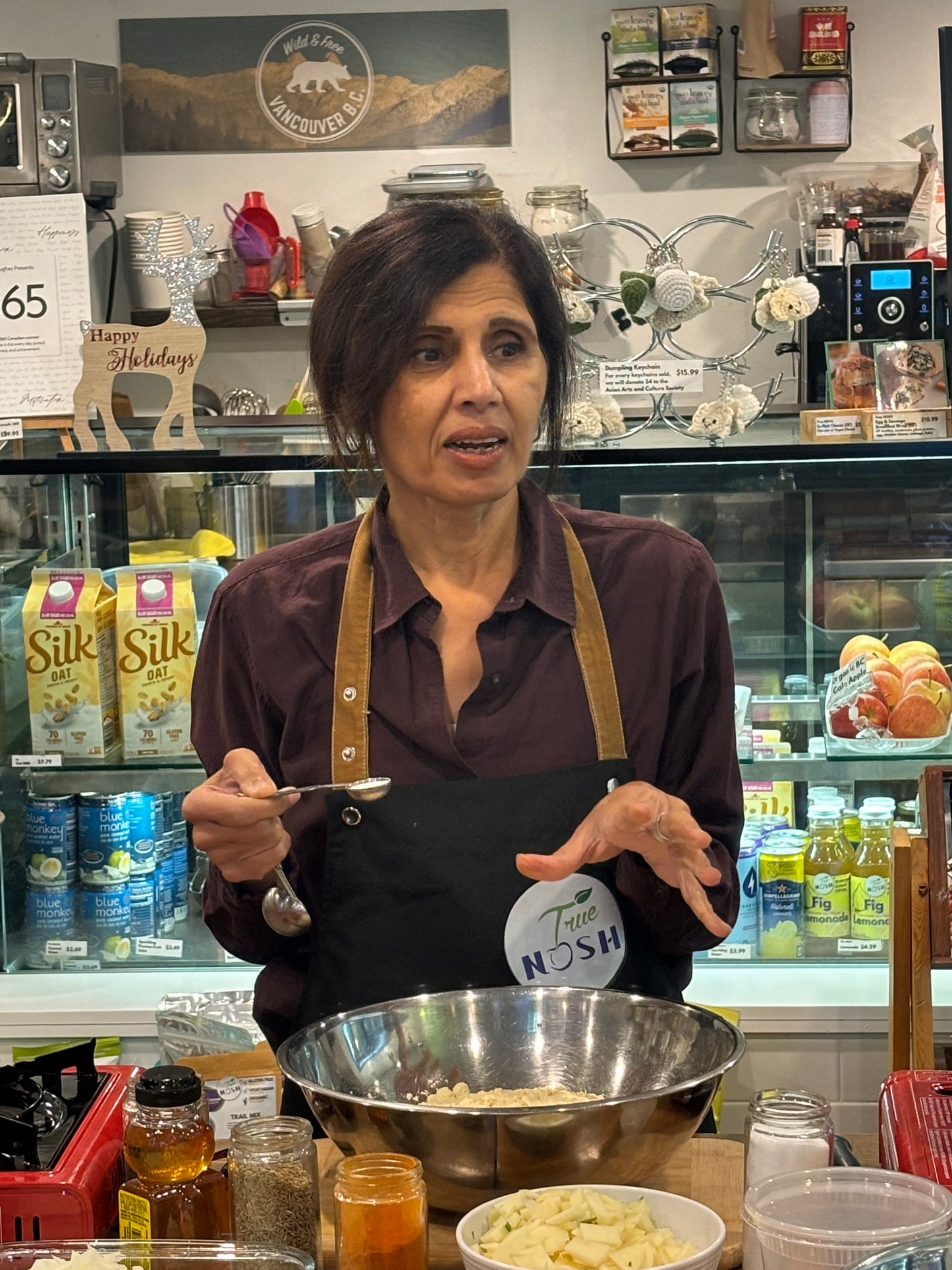 Learn to make Traditional Indian Masala and Bunna Sauces from scratch With Farzana!!